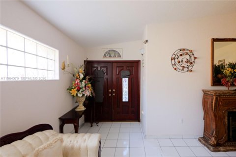 Casa en venta en Hialeah, Florida, 4 dormitorios, 152.55 m2 № 2026802 - foto 4