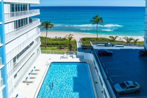 Condominio en alquiler en Highland Beach, Florida, 3 dormitorios, 246.84 m2 № 1021987 - foto 1