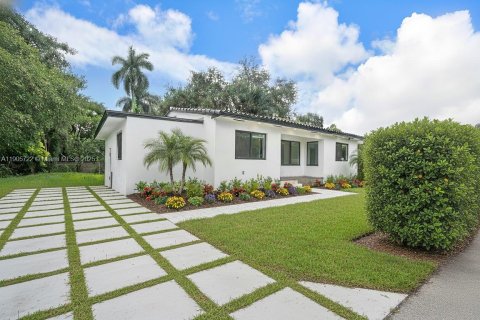 Villa ou maison à vendre à El Portal, Floride: 5 chambres, 165.92 m2 № 1966510 - photo 1