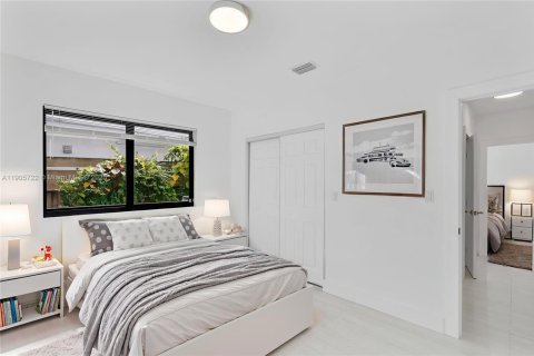 Villa ou maison à vendre à El Portal, Floride: 5 chambres, 165.92 m2 № 1966510 - photo 7