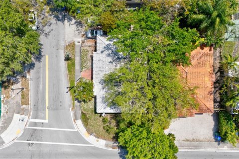 Купить коммерческую недвижимость в Майами, Флорида 154.59м2, № 2062401 - фото 6