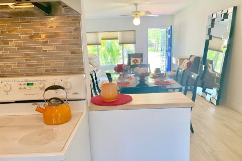 Купить коммерческую недвижимость в Майами, Флорида 154.59м2, № 2062401 - фото 12