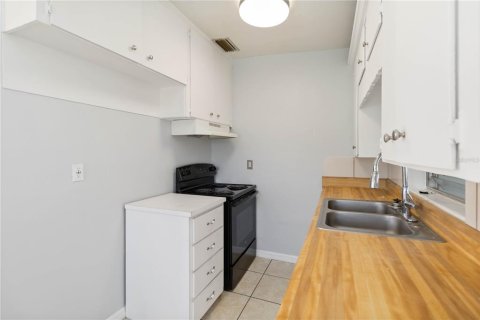 Casa en alquiler en Orlando, Florida, 3 dormitorios, 100.33 m2 № 1895159 - foto 11