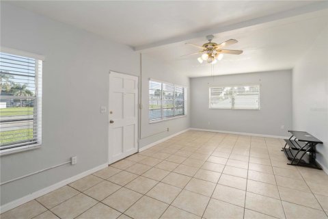 Casa en alquiler en Orlando, Florida, 3 dormitorios, 100.33 m2 № 1895159 - foto 5