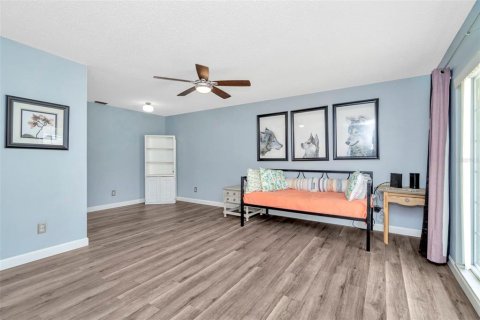 House in Tampa, Florida 3 bedrooms, 115.2 sq.m. № 1901013 - photo 13