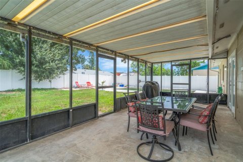 House in Tampa, Florida 3 bedrooms, 115.2 sq.m. № 1901013 - photo 25