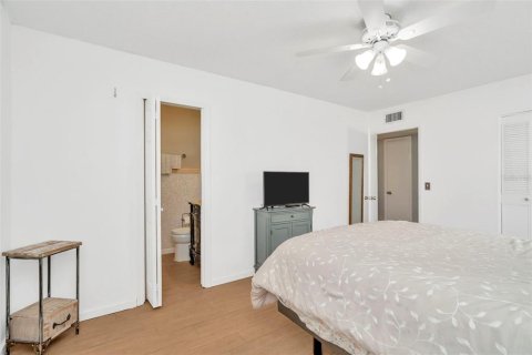 House in Tampa, Florida 3 bedrooms, 115.2 sq.m. № 1901013 - photo 16