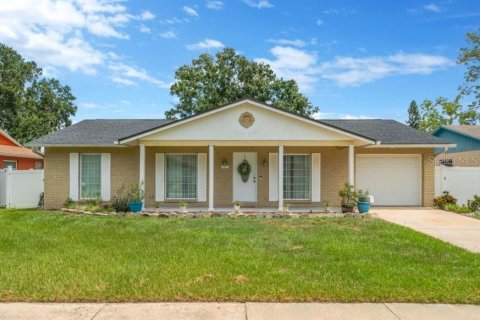 House in Tampa, Florida 3 bedrooms, 115.2 sq.m. № 1901013 - photo 1