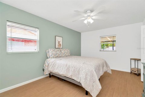 House in Tampa, Florida 3 bedrooms, 115.2 sq.m. № 1901013 - photo 14