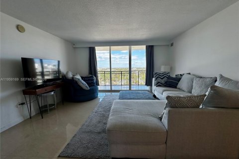 Condo in Miami, Florida, 2 bedrooms № 2241101