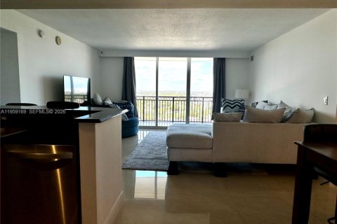 Condo in Miami, Florida, 2 bedrooms  № 2241101 - photo 6