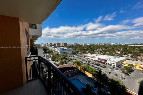 Condo in Miami, Florida, 2 bedrooms  № 2241101 - photo 30