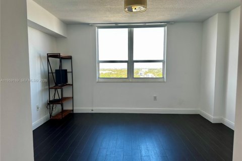 Condo in Miami, Florida, 2 bedrooms  № 2241101 - photo 17