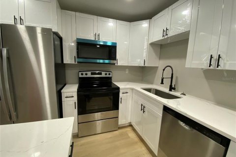 Casa en venta en Tampa, Florida, 3 dormitorios, 104.05 m2 № 2207563 - foto 4