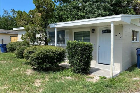 House in Tampa, Florida 3 bedrooms, 104.05 sq.m. № 2207563