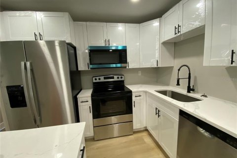 Casa en venta en Tampa, Florida, 3 dormitorios, 104.05 m2 № 2207563 - foto 7