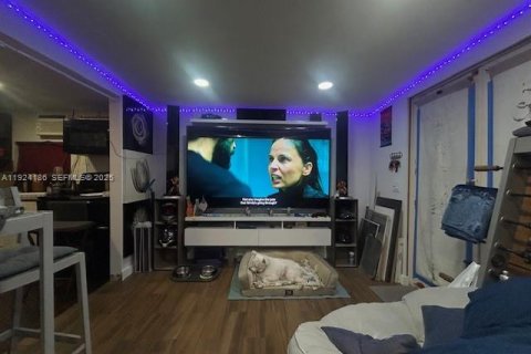 Купить виллу или дом в Форт-Лодердейл, Флорида 3 спальни, 61.32м2, № 1982232 - фото 2