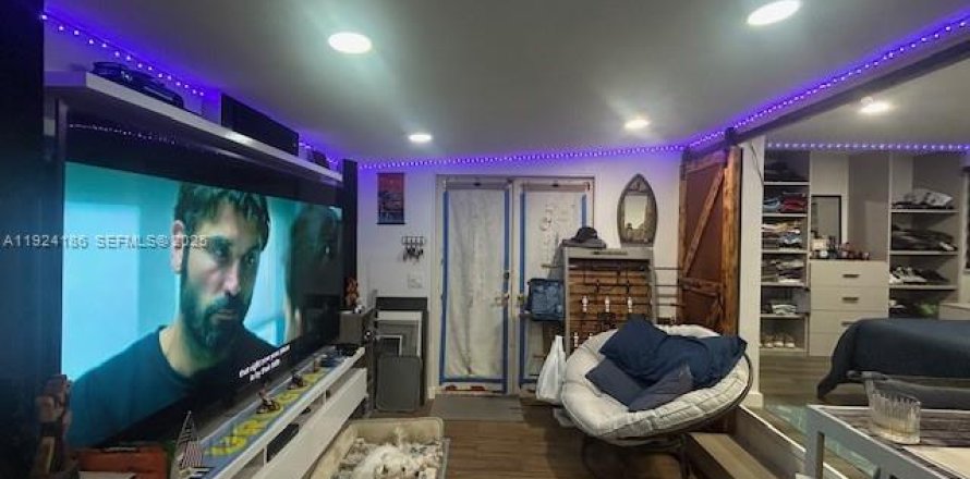 Дом в Форт-Лодердейл, Флорида 3 спальни, 61.32м2 № 1982232