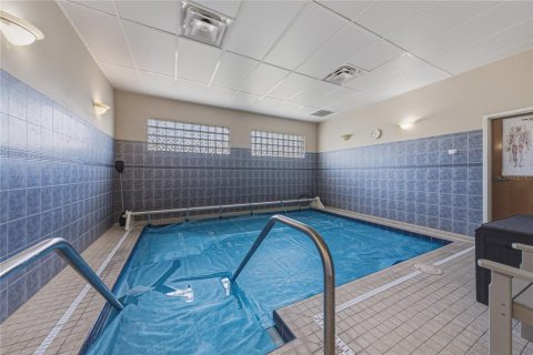 Propiedad comercial en alquiler en Plant City, Florida, 568.38 m2 № 2284607 - foto 16