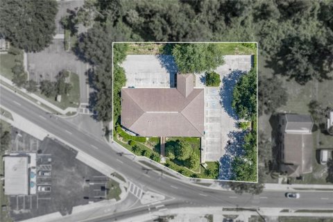 Propiedad comercial en alquiler en Plant City, Florida, 568.38 m2 № 2284607 - foto 2