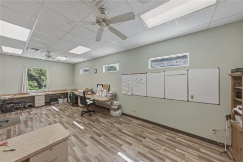 Propiedad comercial en alquiler en Plant City, Florida, 568.38 m2 № 2284607 - foto 10