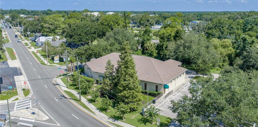 Propiedad comercial en Plant City, Florida 568.38 m2 № 2284607