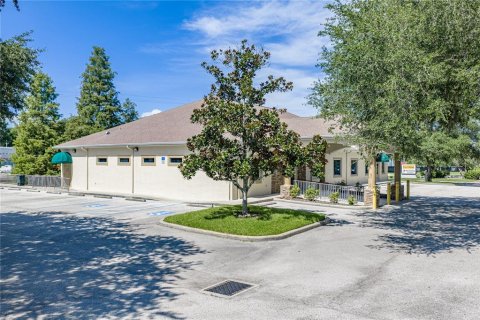 Propiedad comercial en alquiler en Plant City, Florida, 568.38 m2 № 2284607 - foto 29