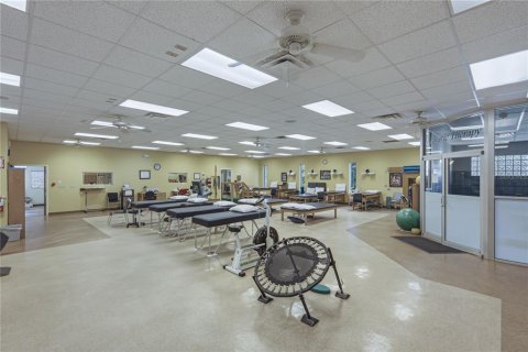 Propiedad comercial en alquiler en Plant City, Florida, 568.38 m2 № 2284607 - foto 12