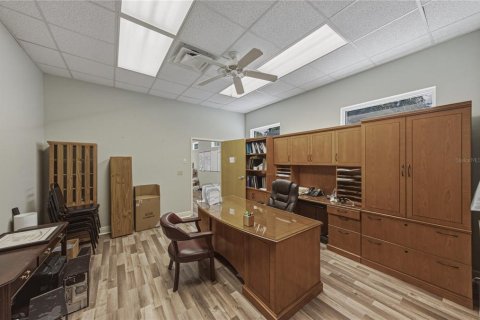 Propiedad comercial en alquiler en Plant City, Florida, 568.38 m2 № 2284607 - foto 7
