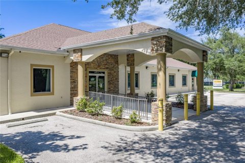 Propiedad comercial en alquiler en Plant City, Florida, 568.38 m2 № 2284607 - foto 4