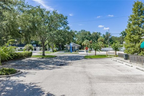 Propiedad comercial en alquiler en Plant City, Florida, 568.38 m2 № 2284607 - foto 26