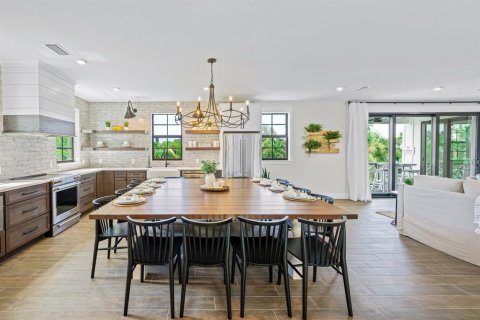 Commercial property in Sarasota, Florida 5 bedrooms, 275.55 sq.m. № 2109689 - photo 14