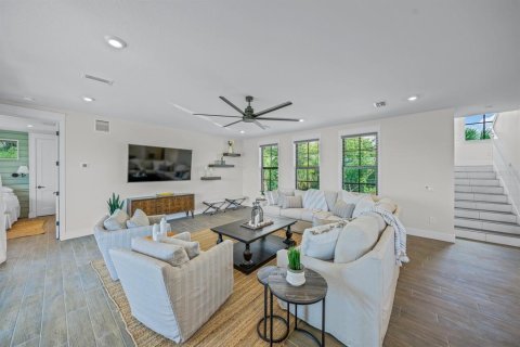 Commercial property in Sarasota, Florida 5 bedrooms, 275.55 sq.m. № 2109689 - photo 18