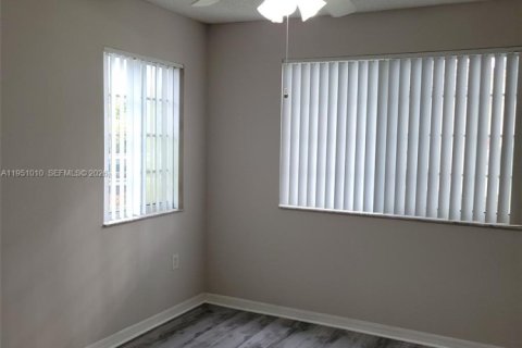 Condominio en alquiler en West Palm Beach, Florida, 1 dormitorio, 69.31 m2 № 2007093 - foto 9