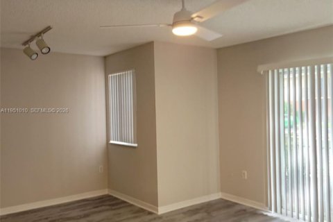 Condominio en alquiler en West Palm Beach, Florida, 1 dormitorio, 69.31 m2 № 2007093 - foto 5