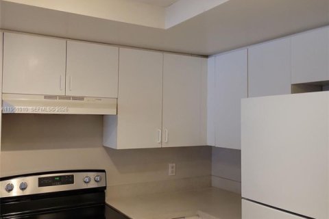 Condominio en alquiler en West Palm Beach, Florida, 1 dormitorio, 69.31 m2 № 2007093 - foto 3