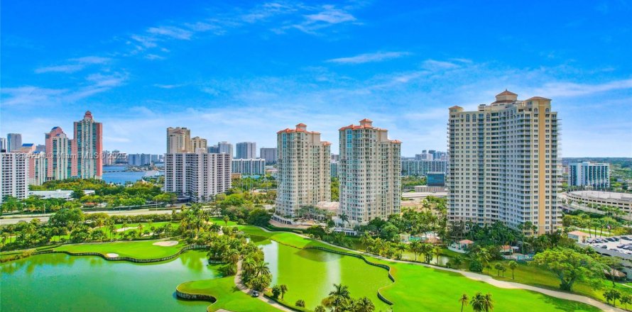 Condo à Aventura, Floride, 2 chambres № 1813969