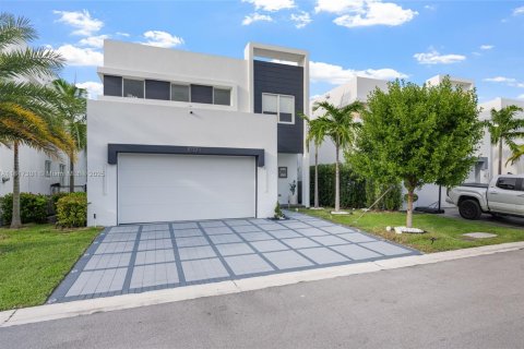 Casa en alquiler en Doral, Florida, 4 dormitorios, 223.15 m2 № 1942593 - foto 4