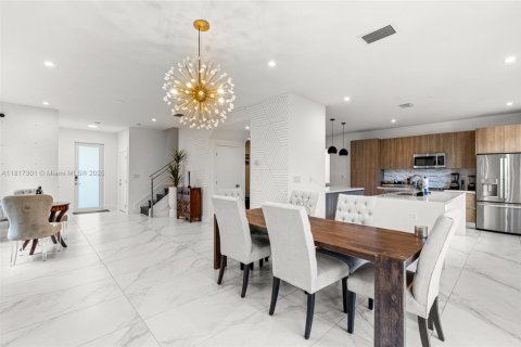 Casa en alquiler en Doral, Florida, 4 dormitorios, 223.15 m2 № 1942593 - foto 13