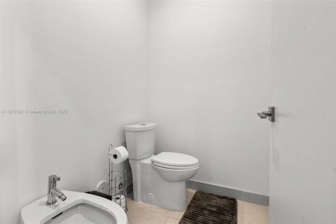 Casa en alquiler en Doral, Florida, 4 dormitorios, 223.15 m2 № 1942593 - foto 29