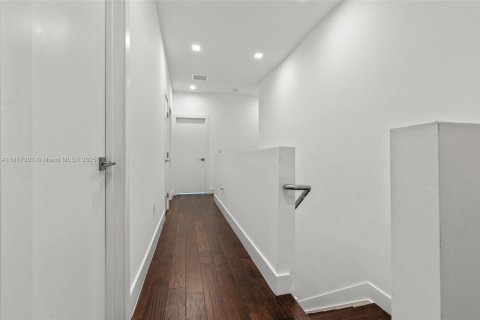 Casa en alquiler en Doral, Florida, 4 dormitorios, 223.15 m2 № 1942593 - foto 25