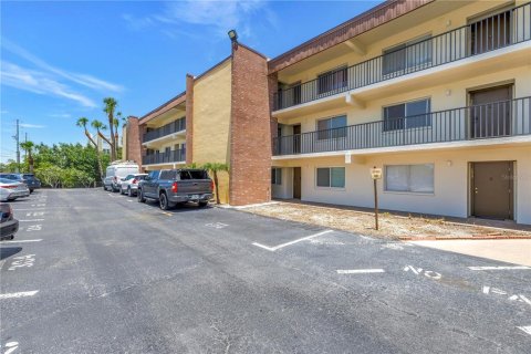 Condo in Saint Petersburg, Florida, 2 bedrooms № 2351688