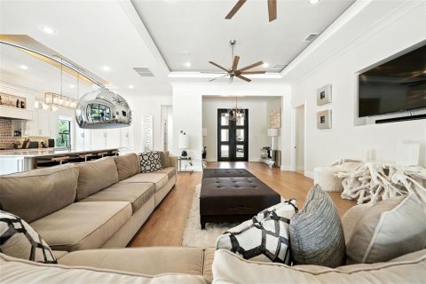 Casa en venta en Kissimmee, Florida, 7 dormitorios, 479 m2 № 1916977 - foto 9