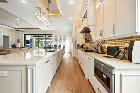 Casa en venta en Kissimmee, Florida, 7 dormitorios, 479 m2 № 1916977 - foto 19
