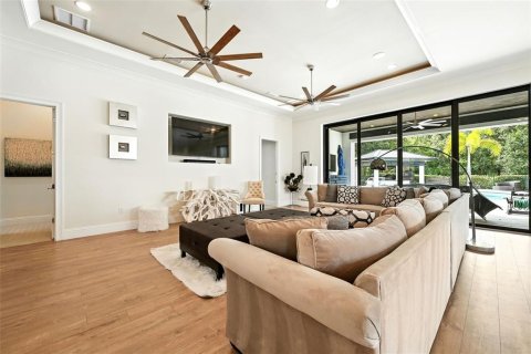 Casa en venta en Kissimmee, Florida, 7 dormitorios, 479 m2 № 1916977 - foto 7