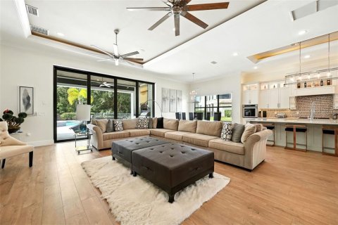 Casa en venta en Kissimmee, Florida, 7 dormitorios, 479 m2 № 1916977 - foto 6