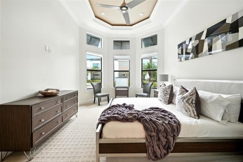 Casa en venta en Kissimmee, Florida, 7 dormitorios, 479 m2 № 1916977 - foto 24