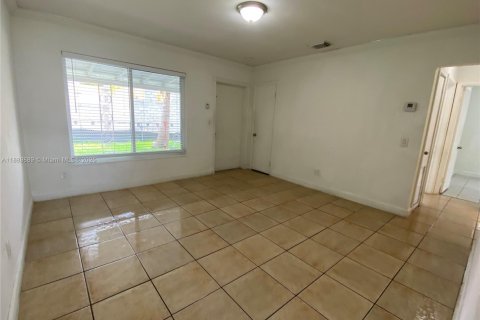 Casa en alquiler en Hollywood, Florida, 2 dormitorios, 73.49 m2 № 1939218 - foto 11