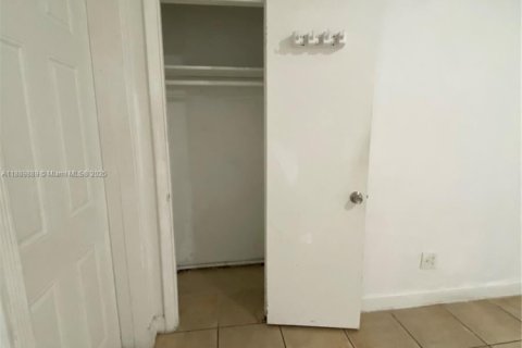 Casa en alquiler en Hollywood, Florida, 2 dormitorios, 73.49 m2 № 1939218 - foto 20