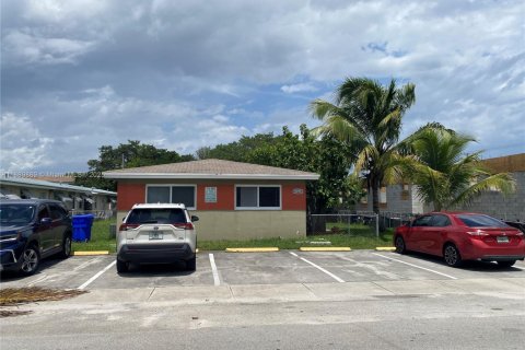 Casa en alquiler en Hollywood, Florida, 2 dormitorios, 73.49 m2 № 1939218 - foto 8